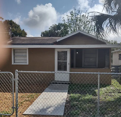 1407 Monroe Ave Photo 1