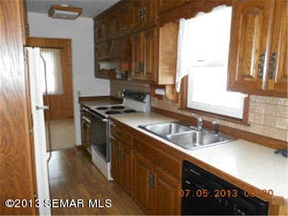 4th image of 619 South Street