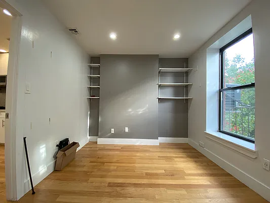 Rented by Nooklyn NYC LLC | media 11