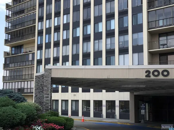 200 Winston Dr APT 1205, Cliffside Park, NJ 07010