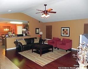 4th image of 1018 Magnolia Crst
