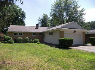 5586 Meadow Wood Blvd, Lyndhurst, OH