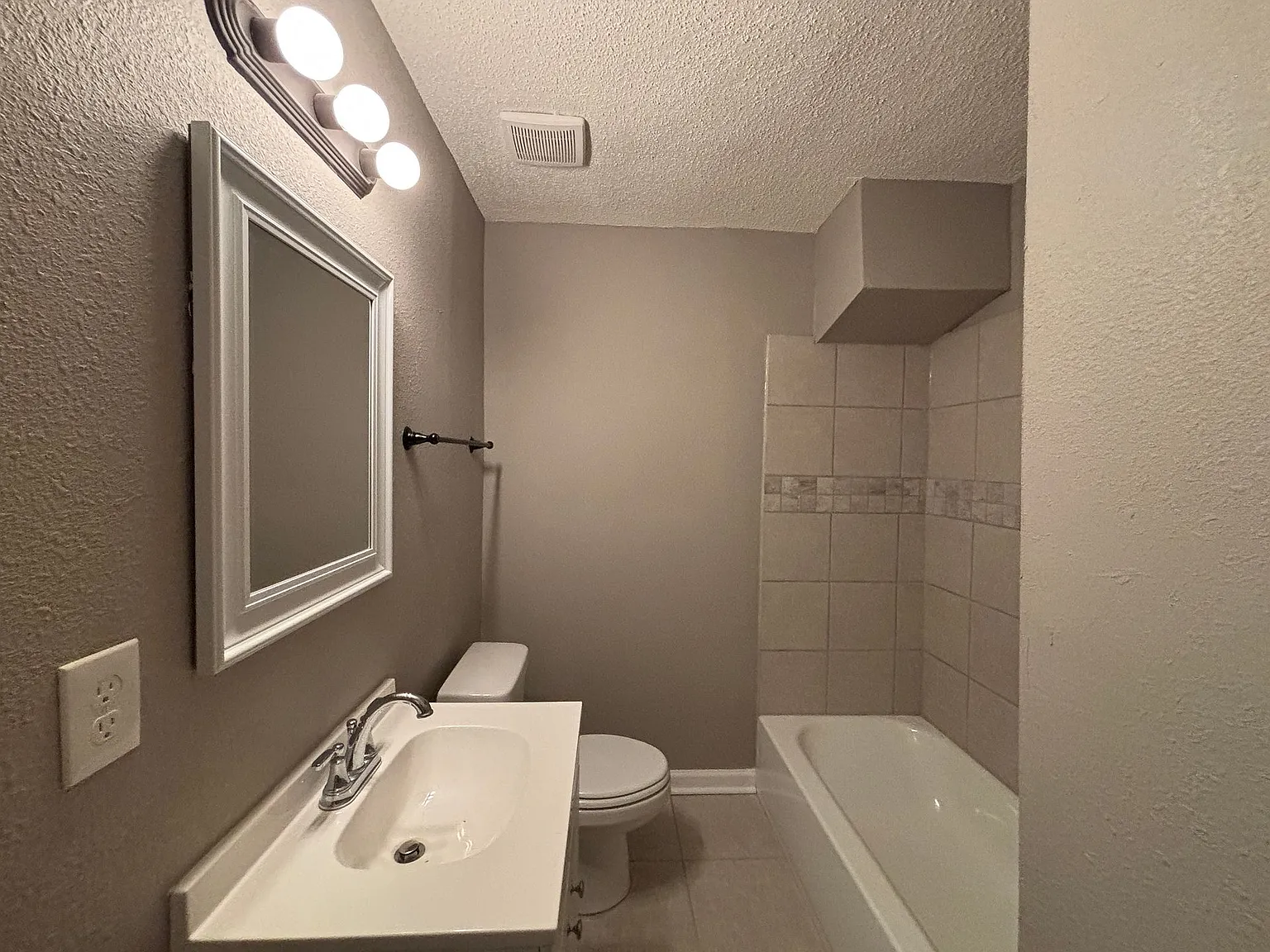 4309 N Cypress St — Photo 4