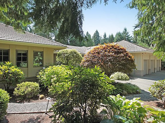3rd image of 3834 134th Ave NE