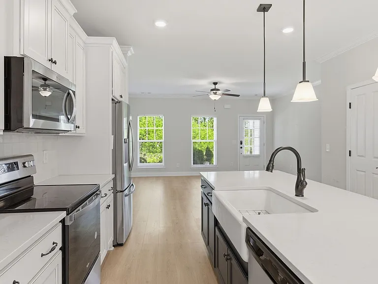 1021 Milson Ln — Photo 7