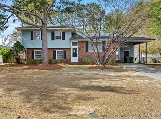 5823 Fairway Dr, Hope Mills, NC 28348