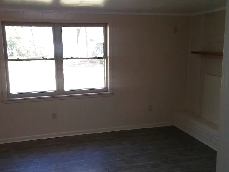 619 Pearce Rd — Photo 11