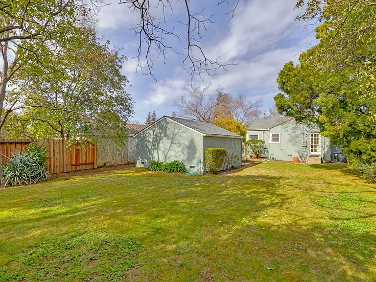 5228 G St — Photo 33