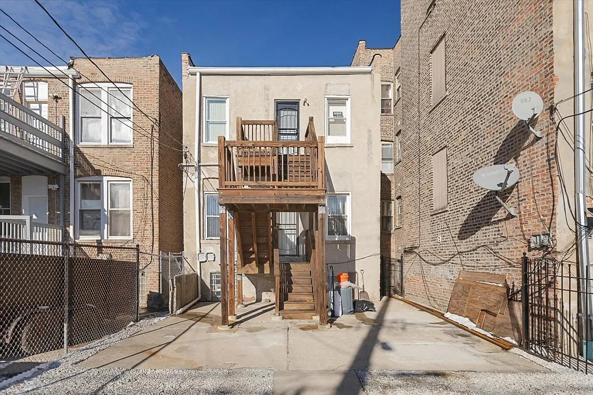 4 bed, 1200 sqft, $2,500 — Photo 3