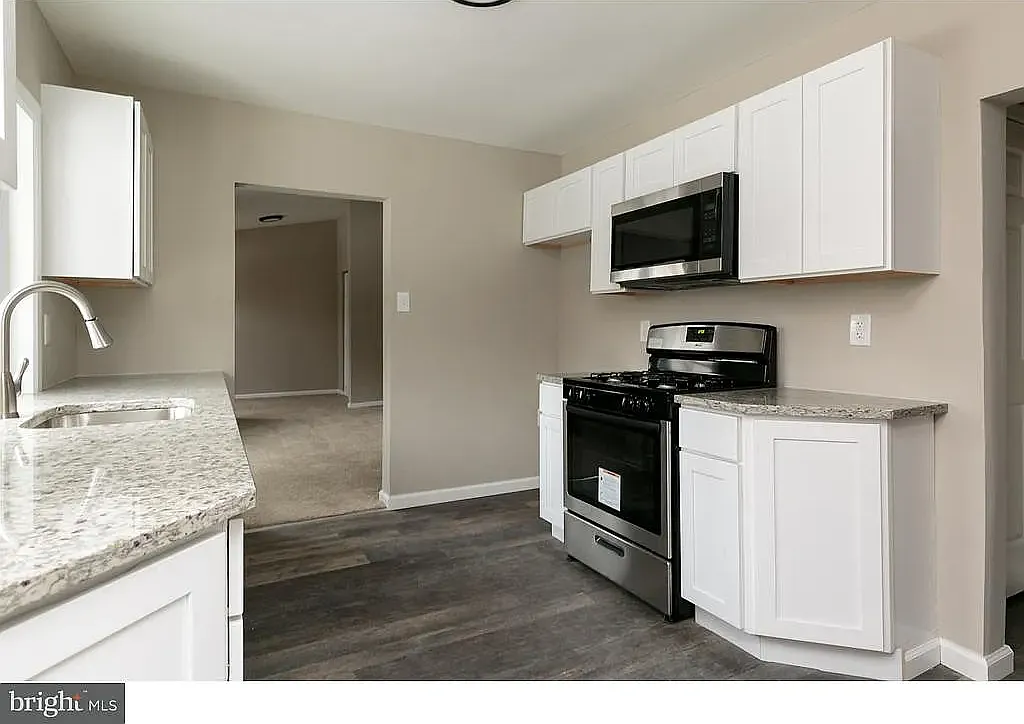 3 bed, 1150 sqft, $2,700 — Photo 3