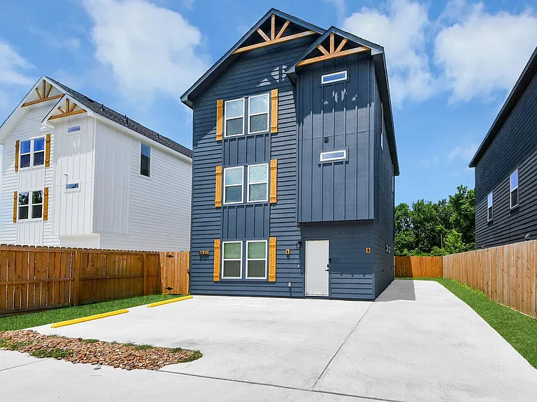 8021 Birmingham St #B — Photo 31