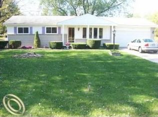 38961 Hazel St, Harrison Township, MI