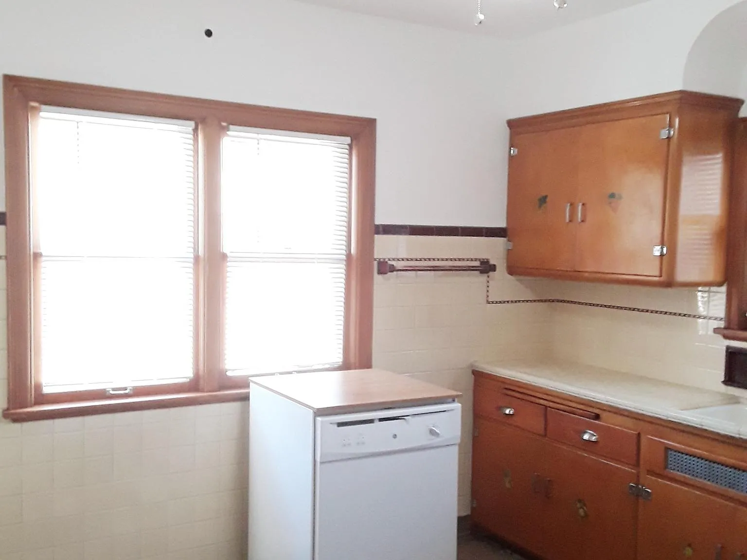 2 bed, 1100 sqft, $1,550 — Photo 4