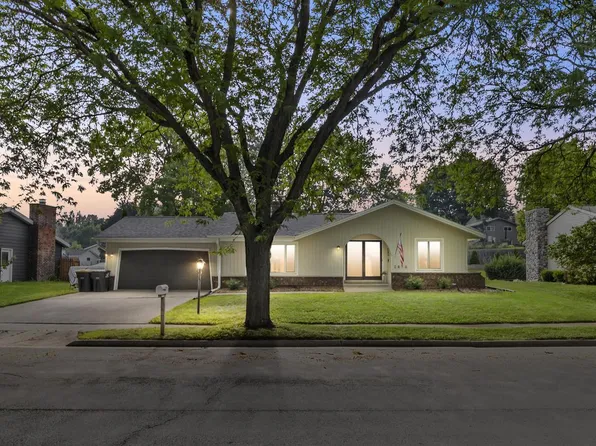 2816 Sussex LANE, Waukesha, WI 53188