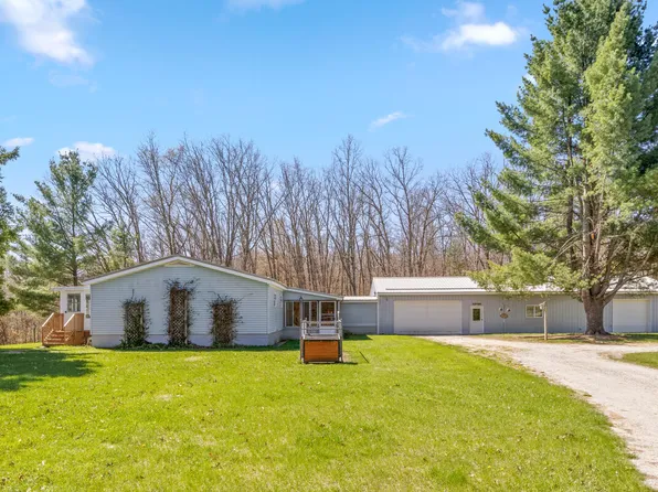 7291 S 184th Ave, Holton, MI 49425