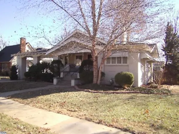 301 Crescent Blvd, Hutchinson, KS 67502