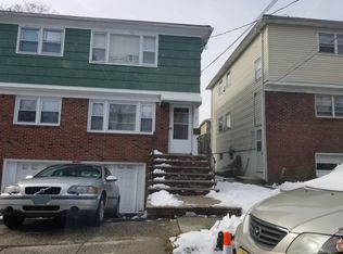 8 Crescent Ct, Newark, NJ 07106