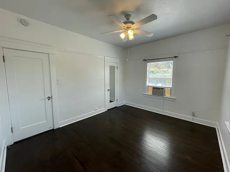 735 W 4th St — Photo 34