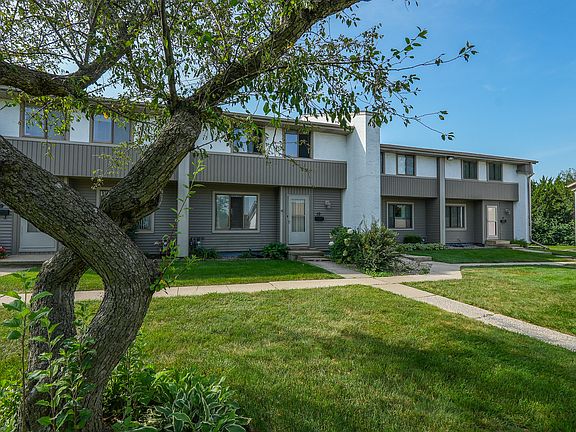 2nd image of 10 Briarcliff Ct #10