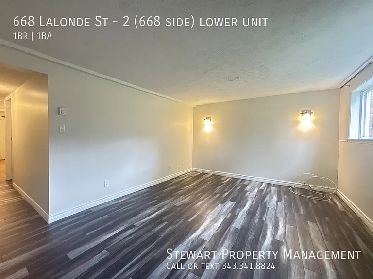 668 Lalonde St #2 — Photo 8
