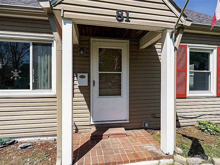81 Thorpe Dr — Photo 5