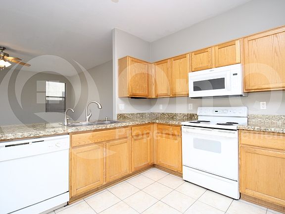 5th image of 490 W Ebony Way