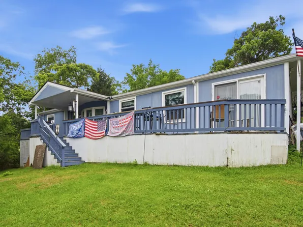 927 Hightop Rd, Blacksburg, VA 24060