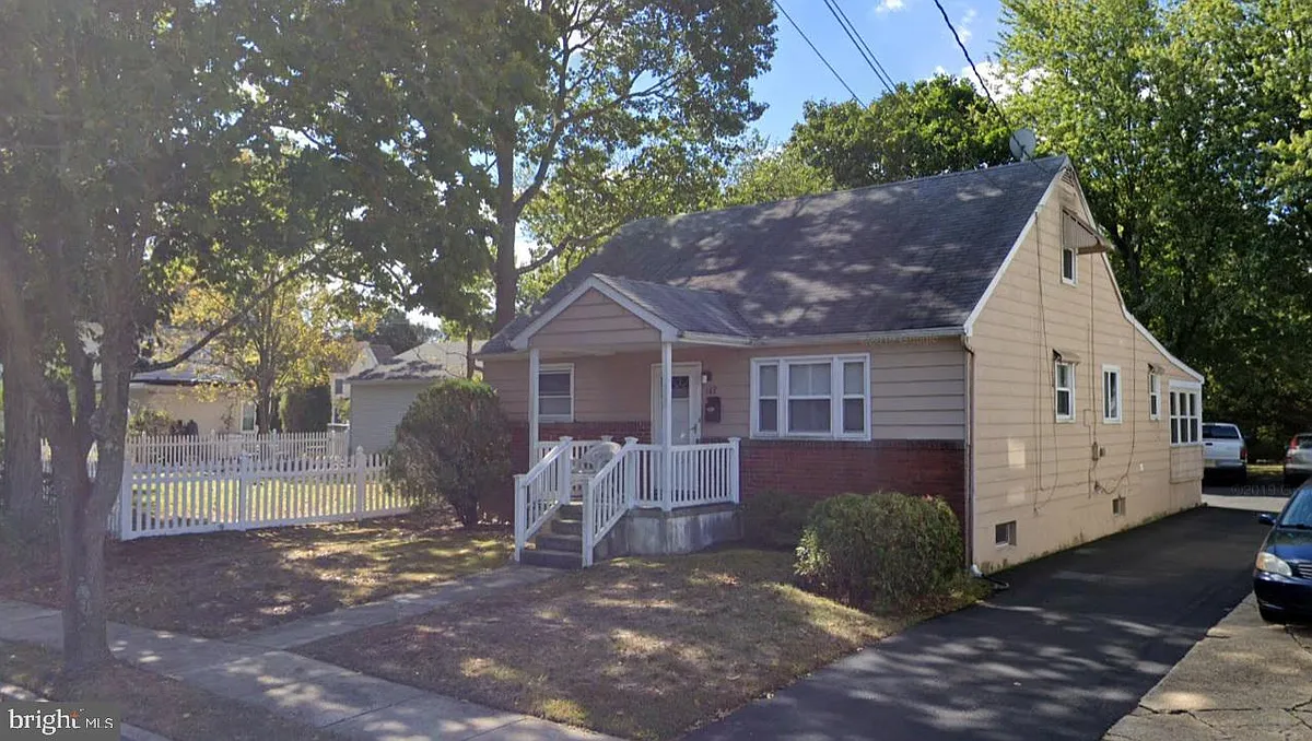 Building Photo - 107 Laurel Ave