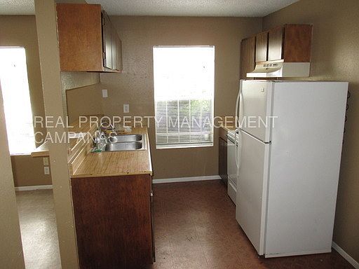 2nd image of 4207 Woodmanor Dr APT 1