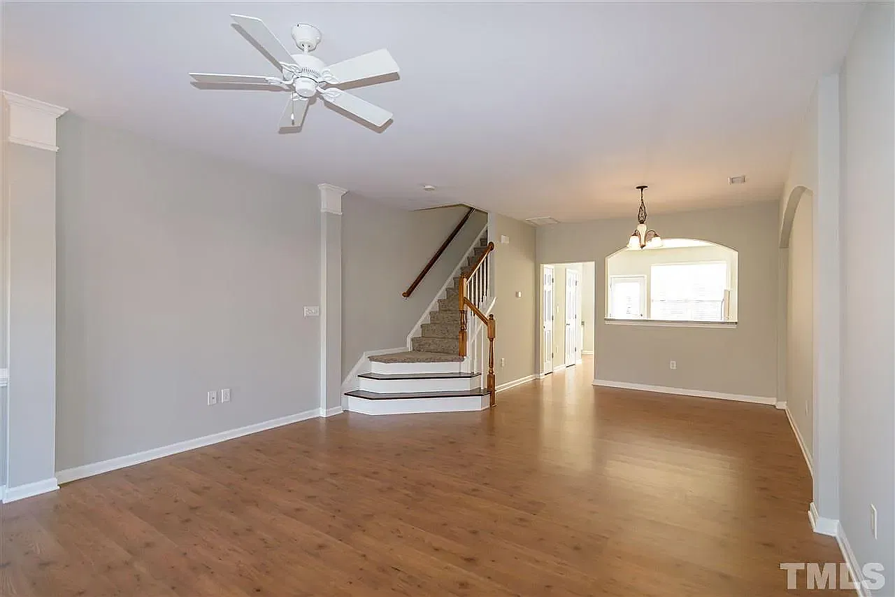 2 bed, 2.5 bath, 1386 sqft, $1,600 — Photo 1