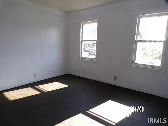 3rd image of 1601 N Elm St