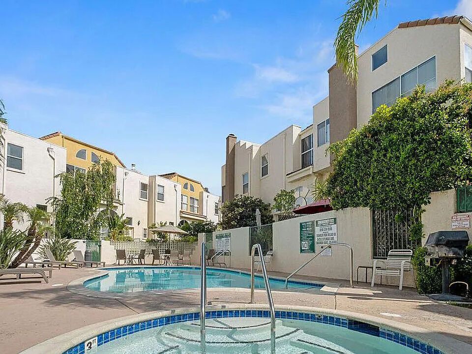 1st image of 5420 Sylmar Ave #2201