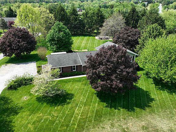 3rd image of 2655 Gilbert Rd