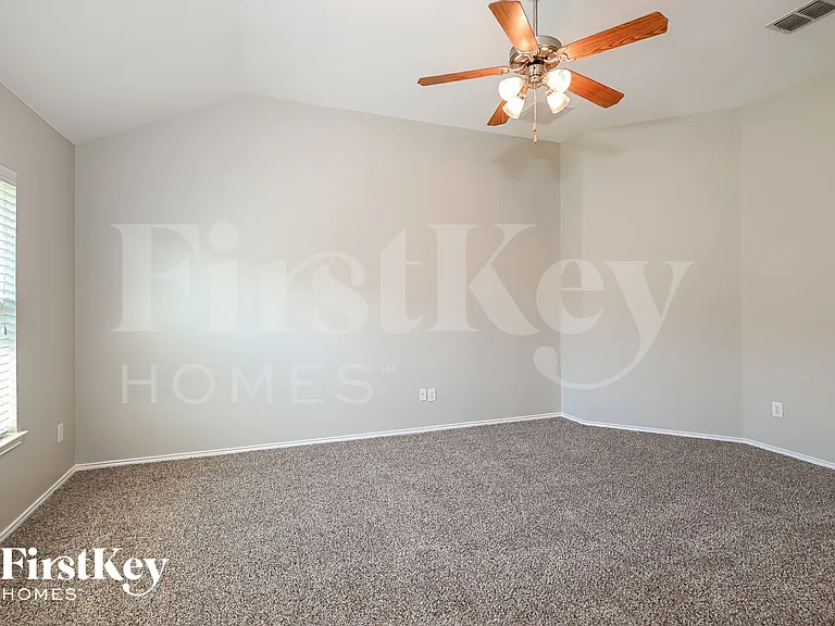 215 Mulberry Dr — Photo 8