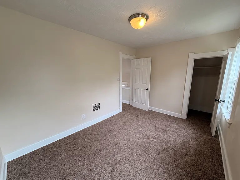 3218 Cottage Ave — Photo 10