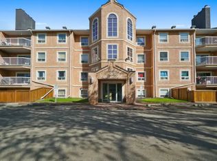 9010 106th Ave NW #1A, Edmonton, AB T5H 4K3