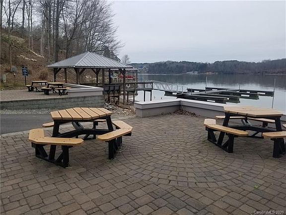 4th image of 135 High Lake Dr #51