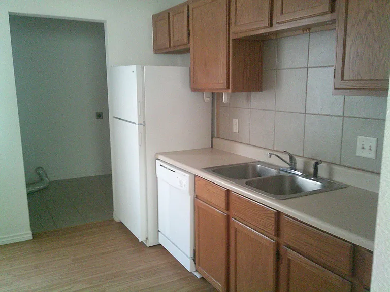 1161 NW Ozmun Ave — Photo 5