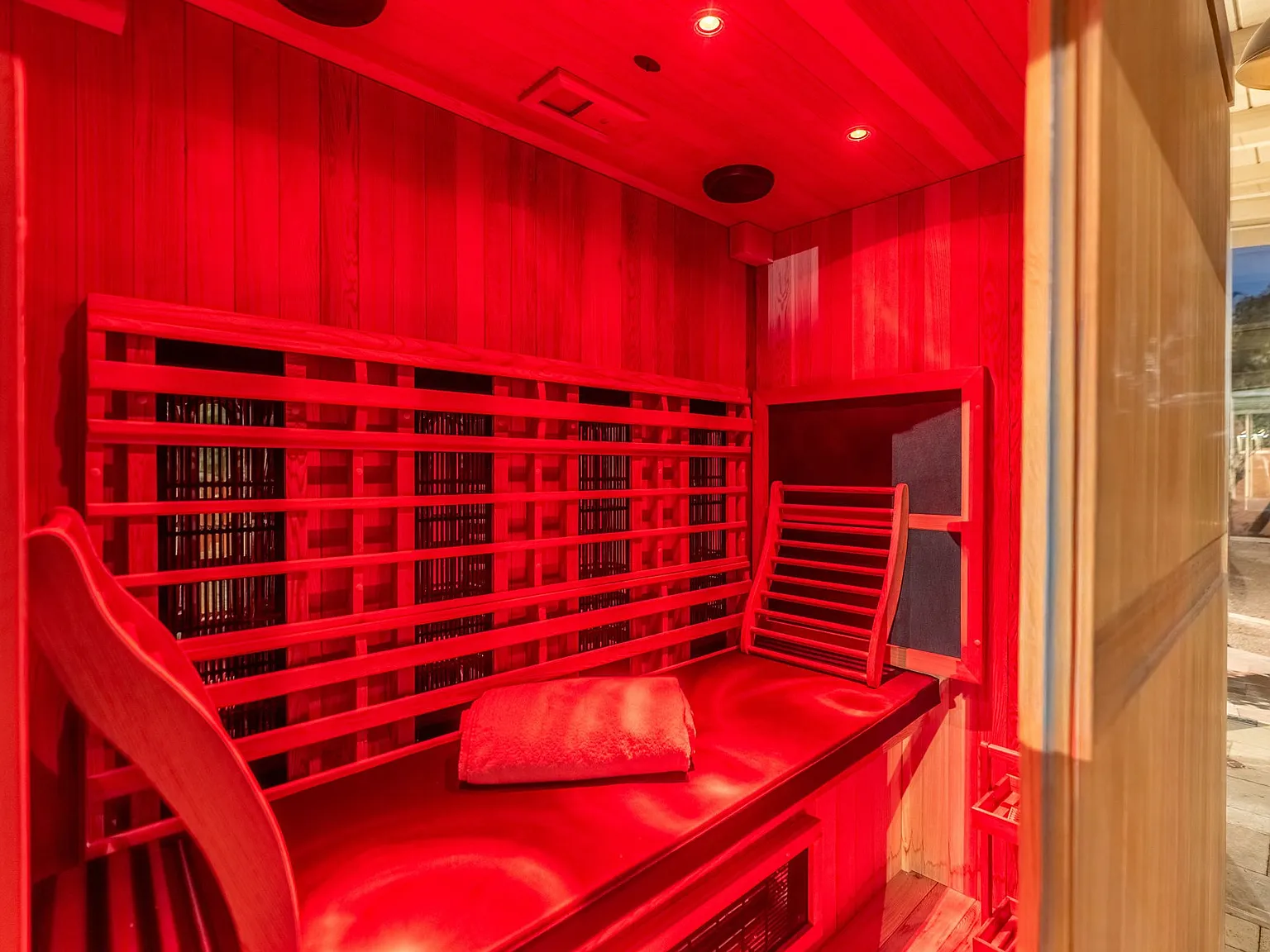 372 W Amoroso Dr — Photo 3