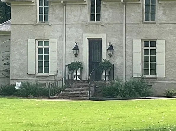 5078 Dixie Creek Dr, Hernando, MS 38632