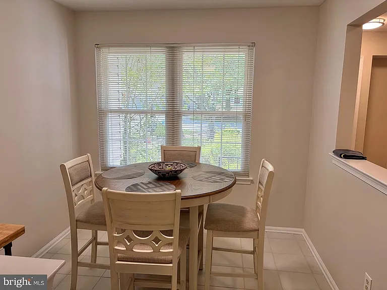 335 Danbury Ct #335 — Photo 8