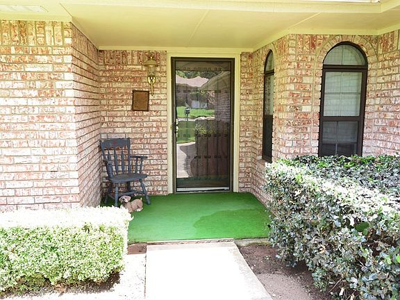 3rd image of 1816 Pine Oak Dr