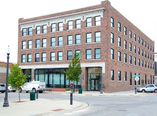 832 Commercial St #402, Atchison, KS 66002