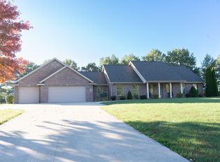 1322 Cedar Ridge Dr, Moberly, MO 65270