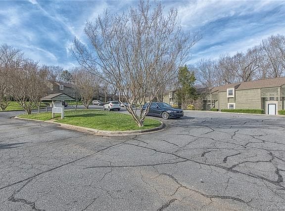 2nd image of 6532 Point Comfort Ln
