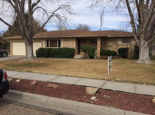 1013 Lamplighter Ln, Garden City, KS 67846