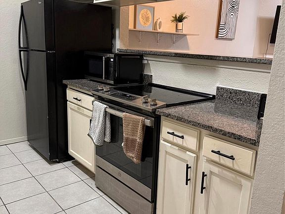 5th image of 2500 E Park Blvd APT W5