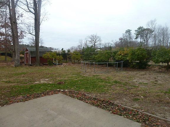 3rd image of 167 Windsor Castle Dr