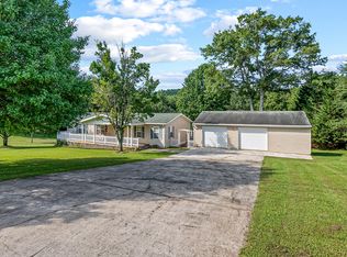3169 Chantilly Dr, Fancy Gap, VA 24328