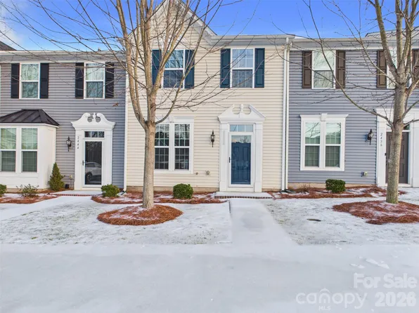 2440 Mariners Cove Ln, Denver, NC 28037